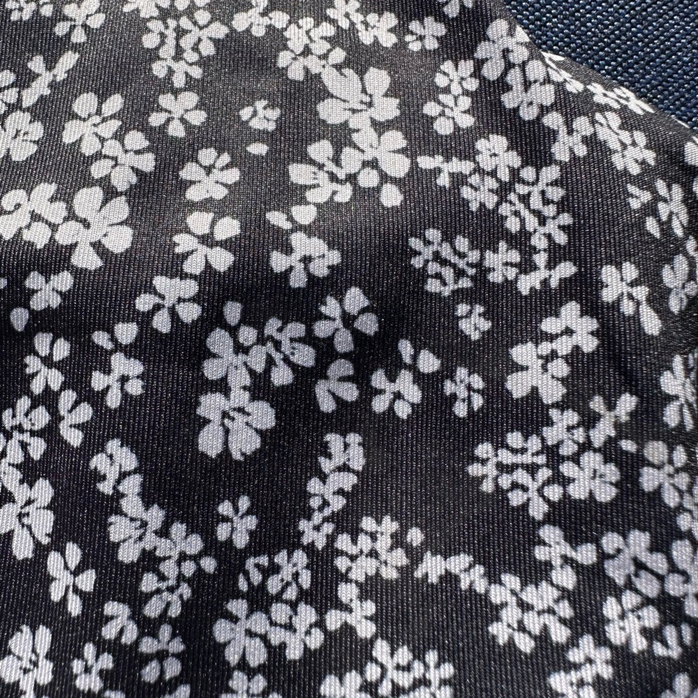NWT Z by Zella Sports Bra - graphic floral pattern, Size S - Picture 3 of 11